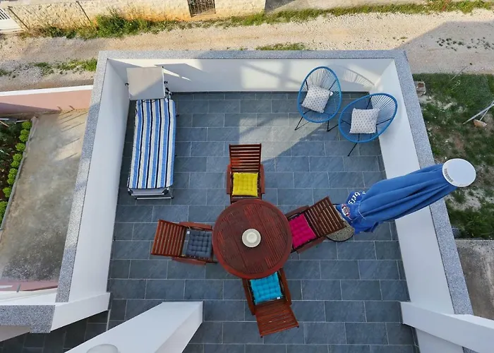 Malu Apartment Vir
