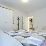 Apartament Malu Vir