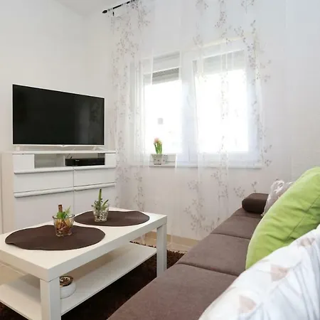 Malu Apartman *