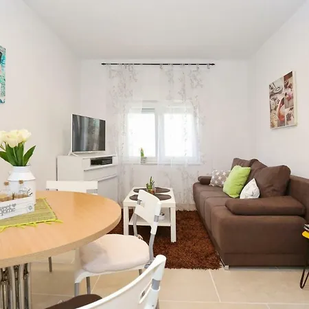 Malu Apartman *